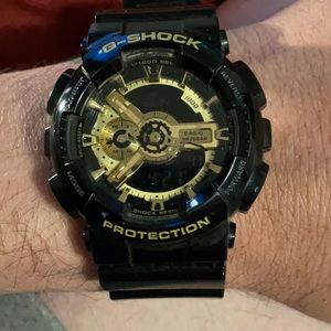 Casio G-Shock 5146 CA-110CB Black and Gold WR20BAR